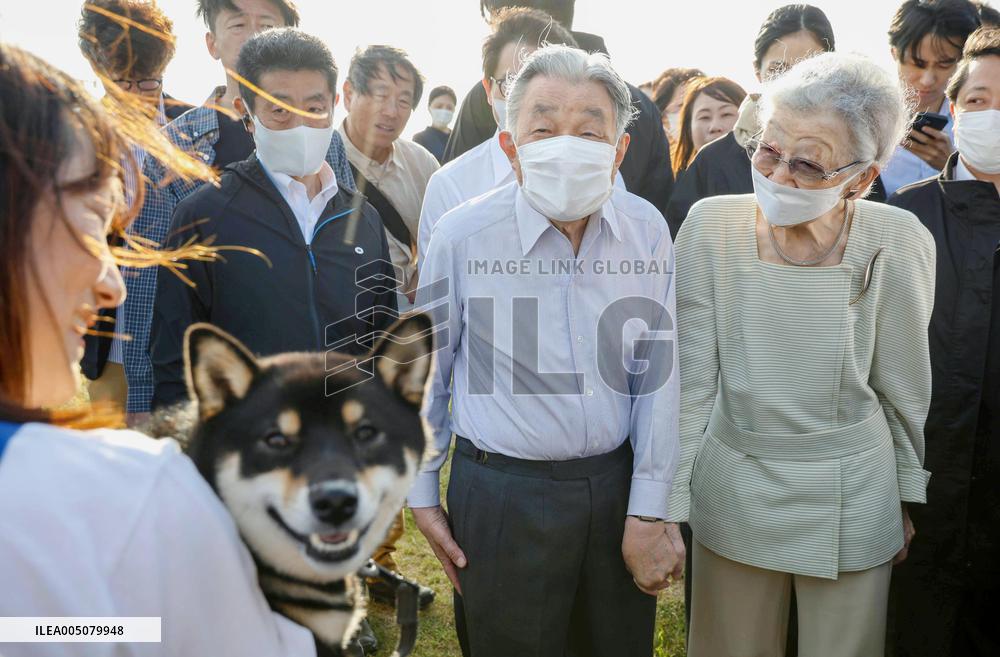 Ex-Emperor Akihito to stay at villa in Hayama