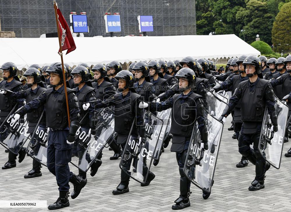 Tokyo riot police ceremony