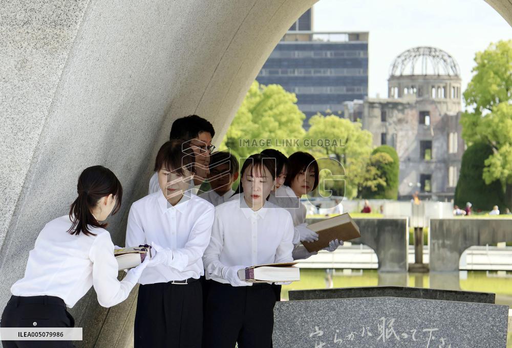 Airing of Hiroshima A-bomb victims list