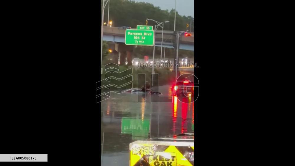 US: Flash Floods Inundate New York City After Powerful Storm 6