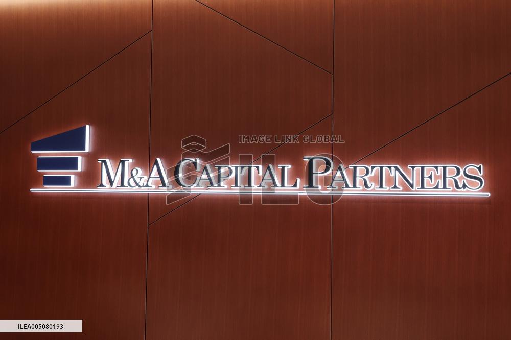 M&A Capital Partner Sign and Logo