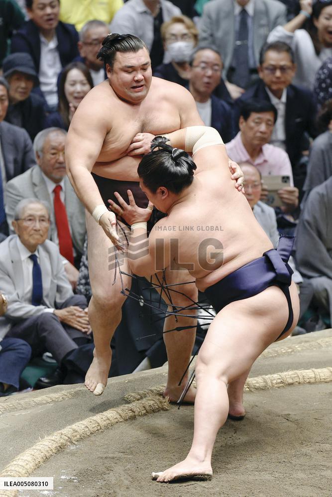 Summer Grand Sumo Tournament