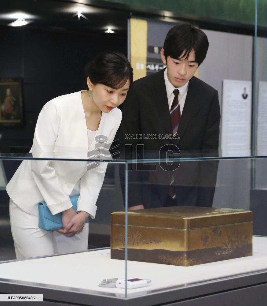Princess and Prince at exhibition