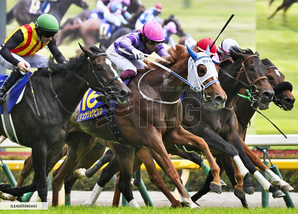 Horse racing: female jockey wins Japanese Oaks