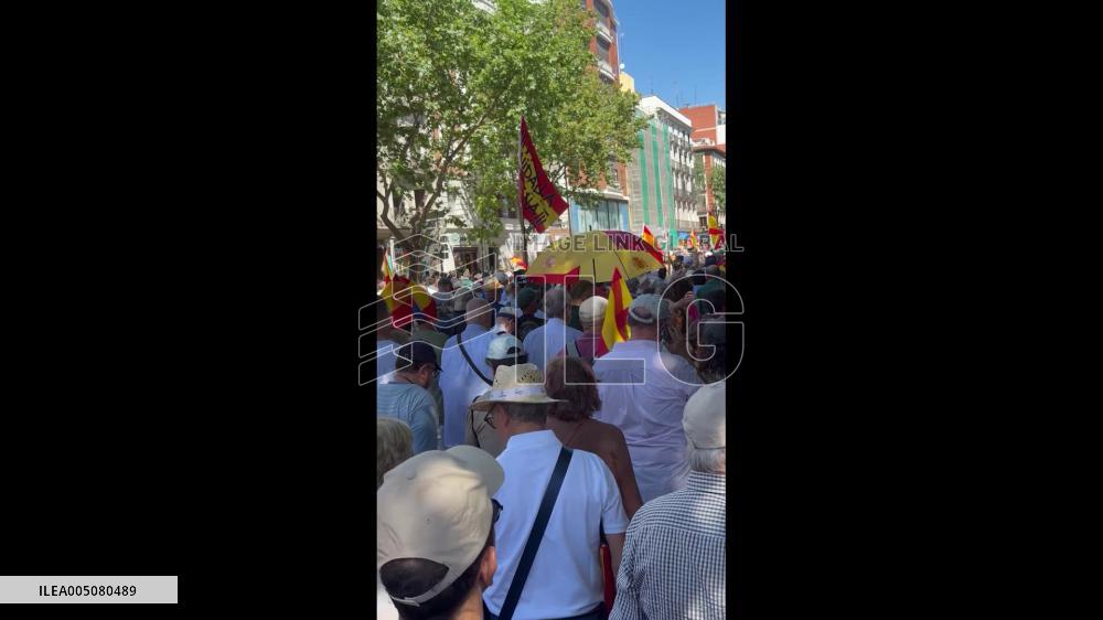 Spain: Tens of Thousands Rally in Madrid Demanding Sanchez’s Resignation