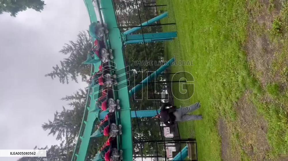 Canada: Roller Coaster Valleys at Canada’s Wonderland During Storm, Riders Stranded