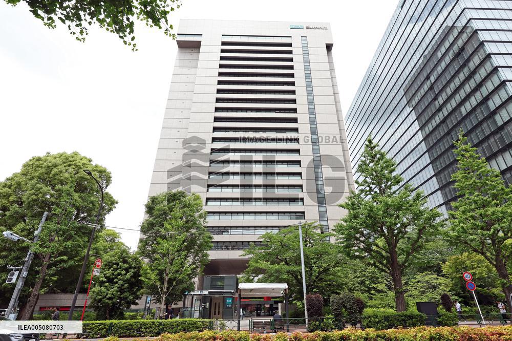 Exterior, logo, and sign of Mitsui Sumitomo Insurance