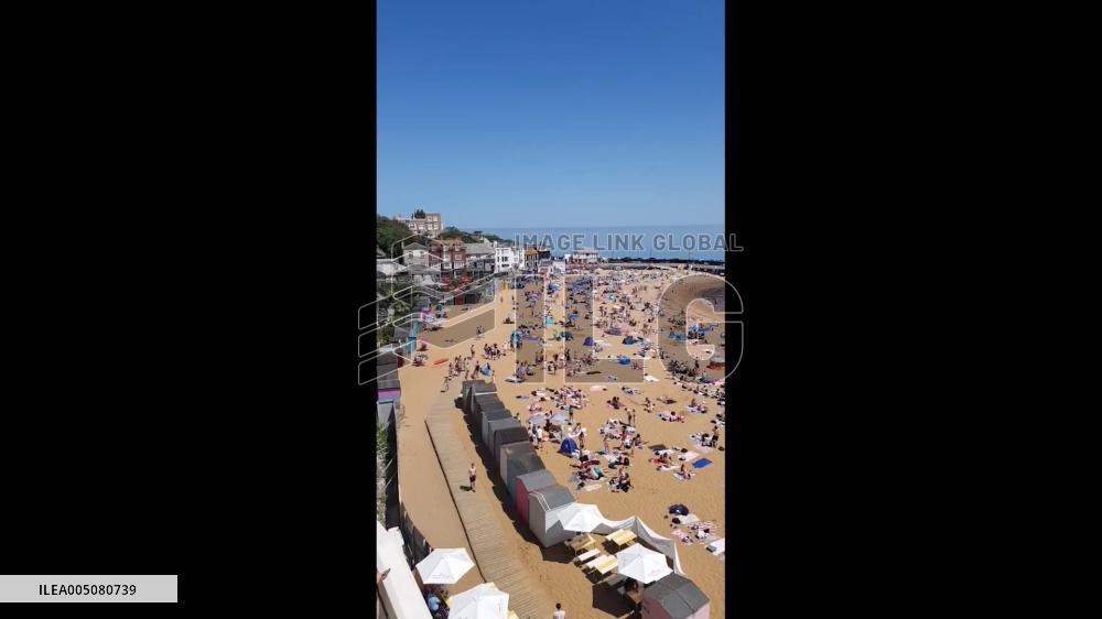 UK: Record-Breaking May Heat Draws Crowds to Beaches in Broadstairs