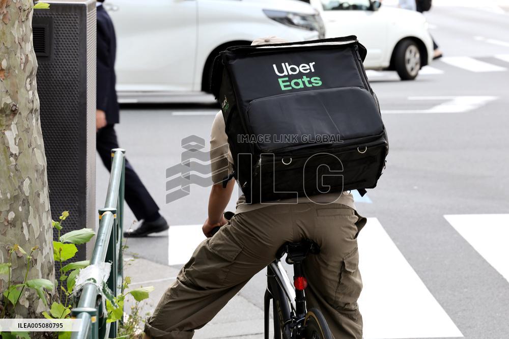 The Uber Eats logo