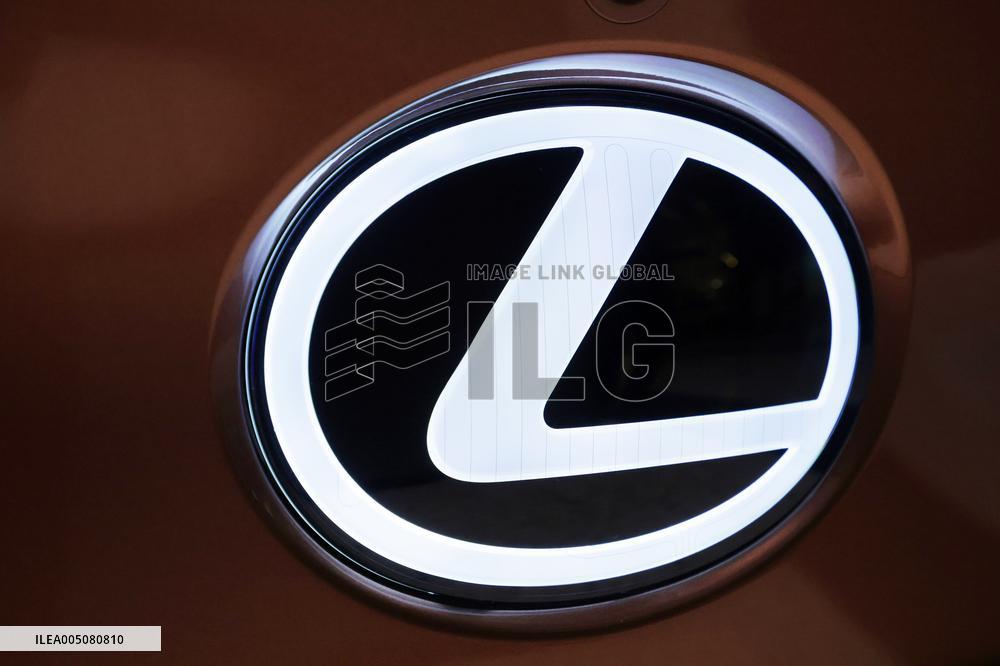 The Lexus logo