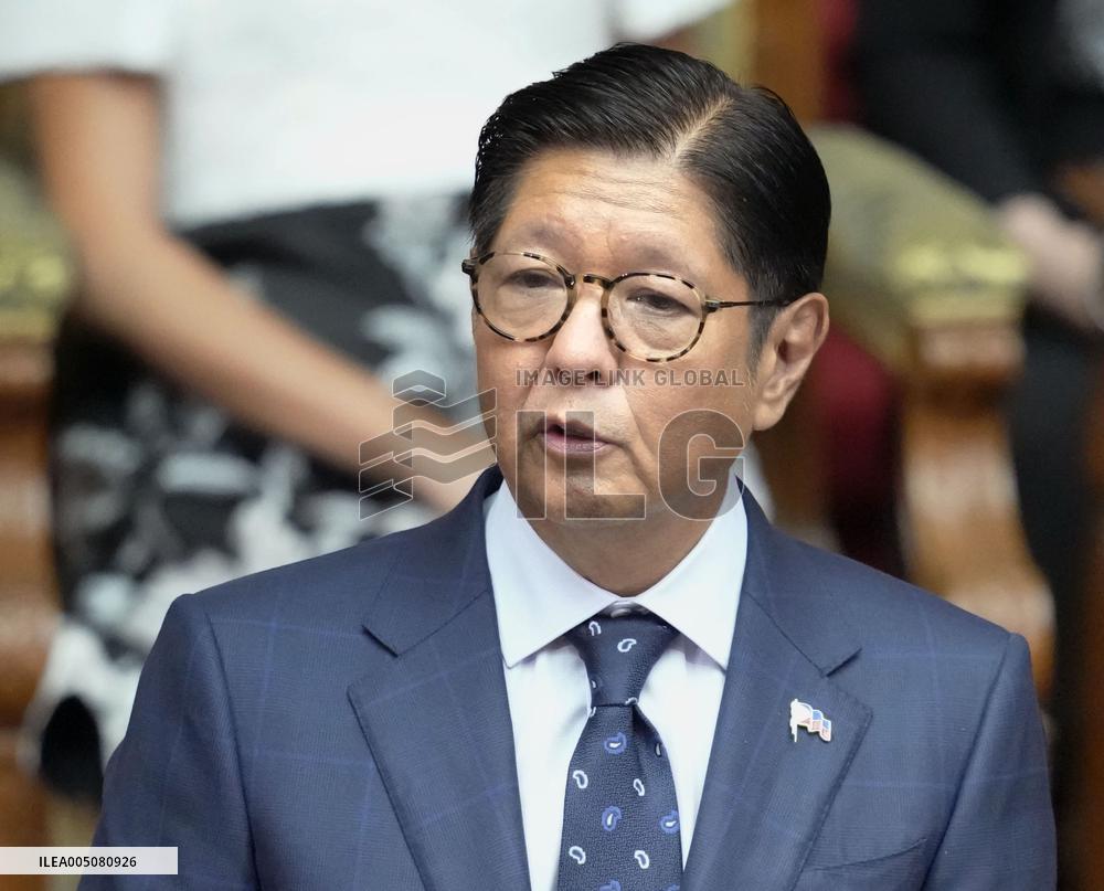 Philippine president in Japan's parliament