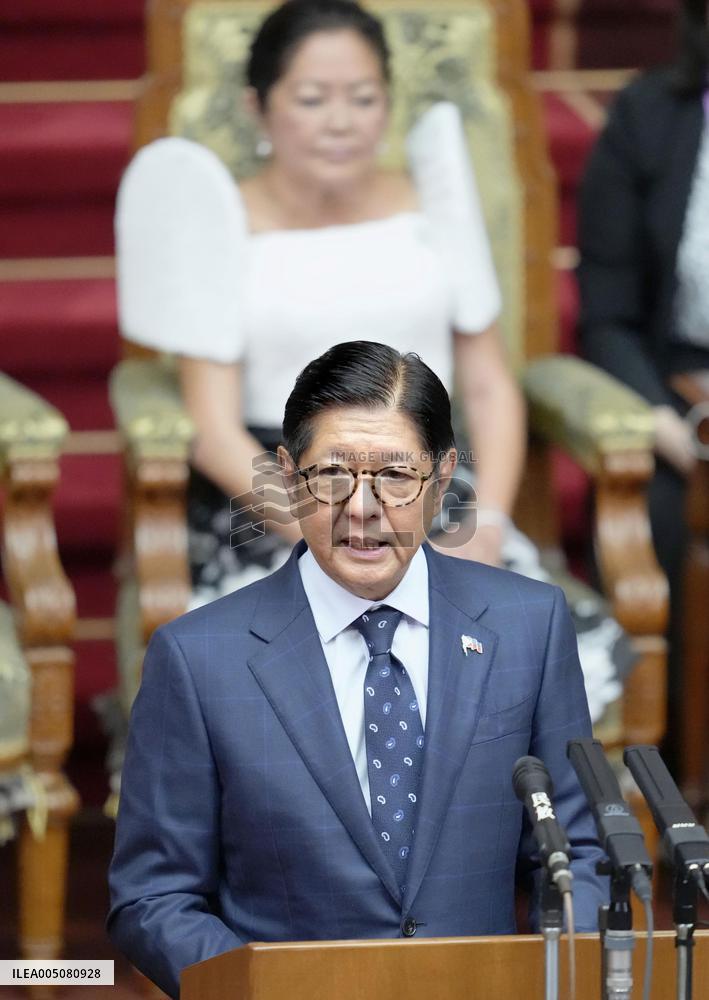 Philippine president in Japan's parliament