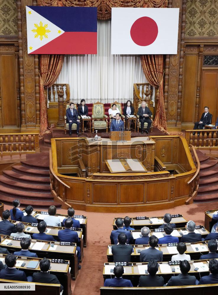 Philippine president in Japan's parliament