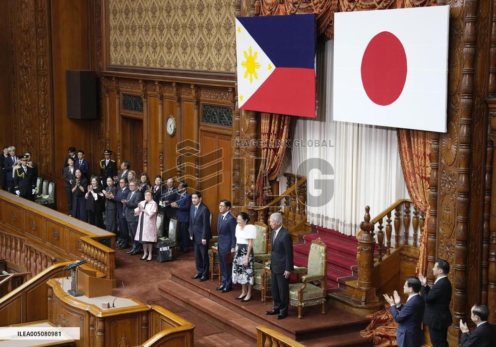 Philippine president in Japan's parliament