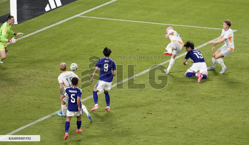 Football: Japan vs. Iceland