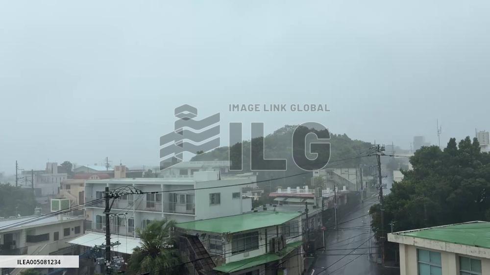 Japan: Typhoon Jangmi Batters Okinawa With Destructive Winds and Power Outages 2