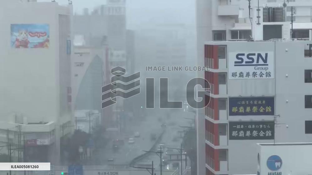Japan: Typhoon Jangmi Lashes Okinawa and Amami Islands With Destructive Winds 3