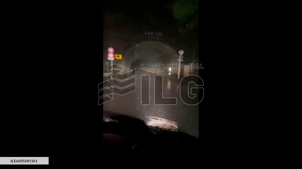 Japan: Typhoon Jangmi’s Violent Winds Bring Down Trees in Their Path