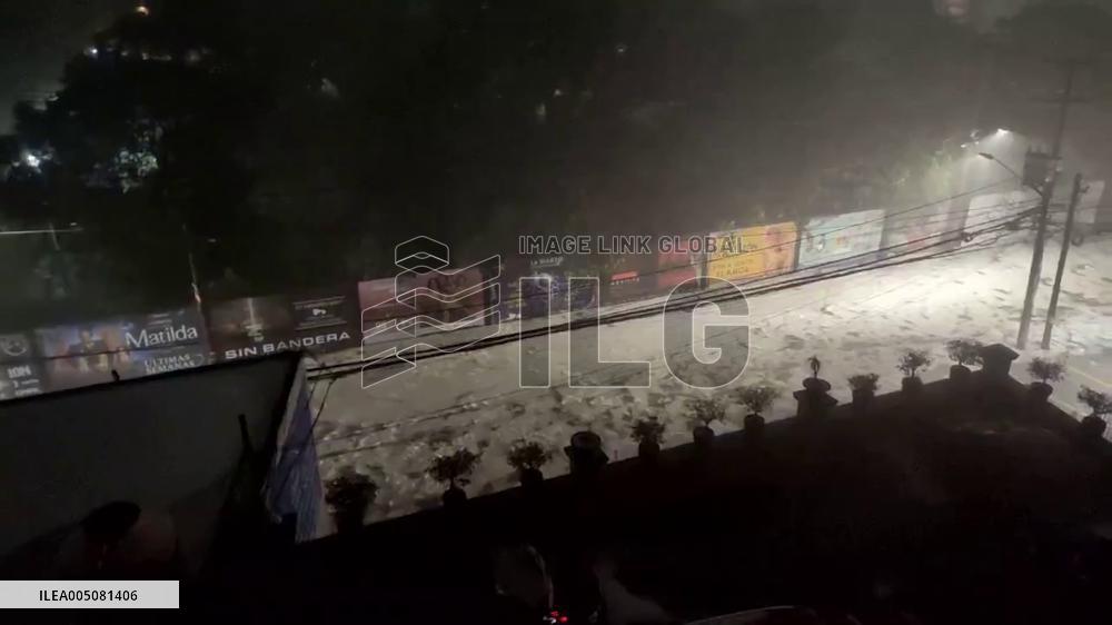 Mexico: Heavy Hailstorm Turns Streets Into Rivers in Cuajimalpa, Mexico City 3