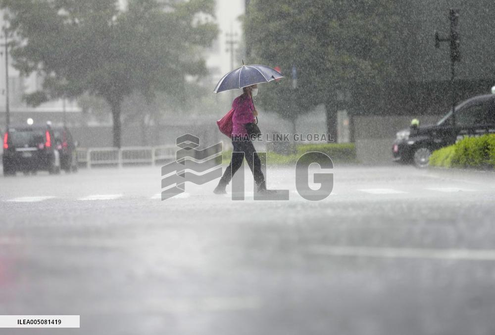 Powerful typhoon hits Japan
