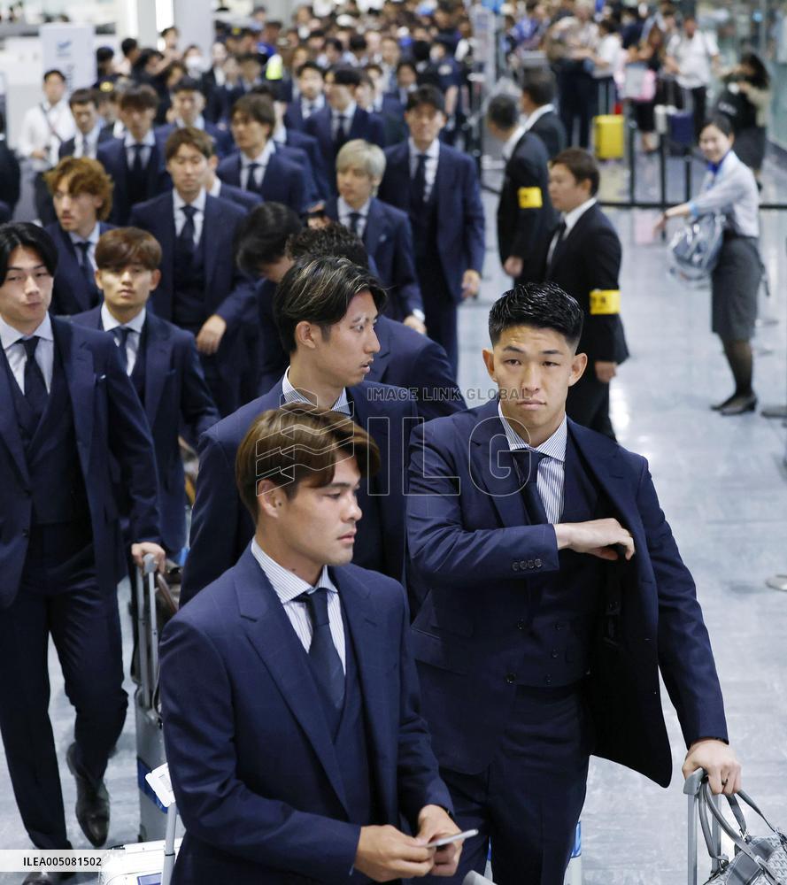 Football: Japan players departing for Mexico