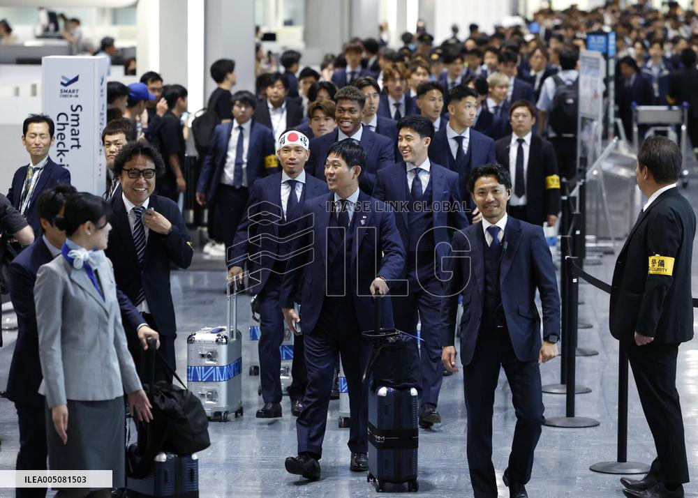 Football: Japan players departing for Mexico