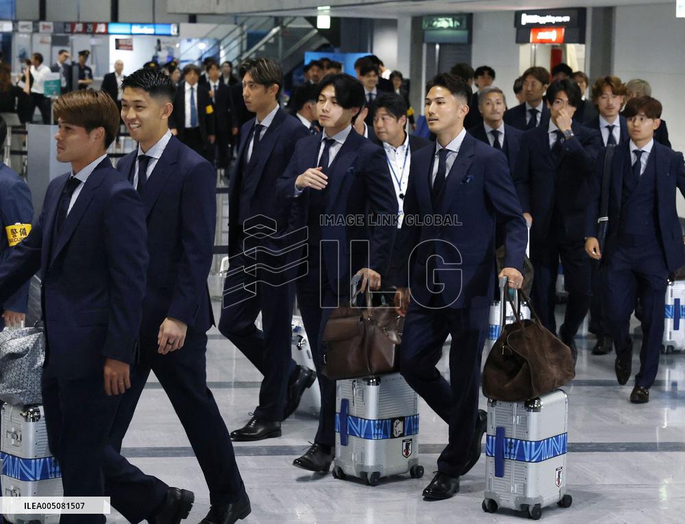 Football: Japan players departing for Mexico