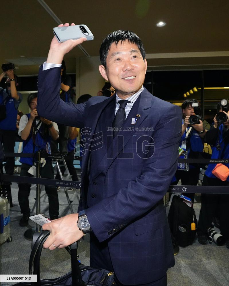 Football: Japan players departing for Mexico