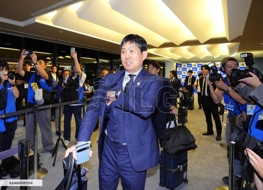 Football: Japan players departing for Mexico