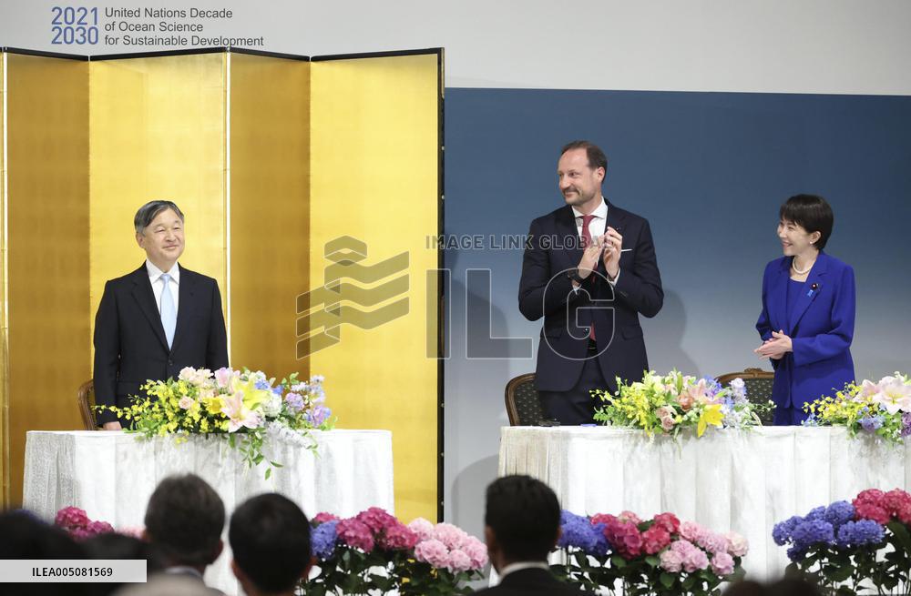 Emperor at inaugural ocean forum in Tokyo