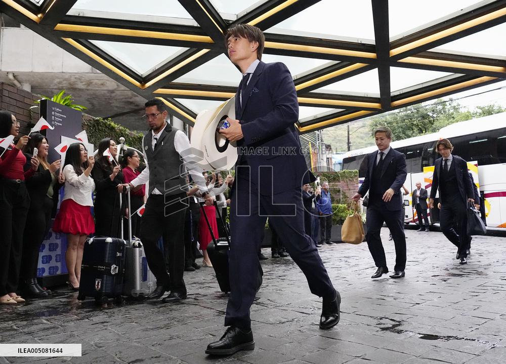 Football: Japan players arrive in Mexico