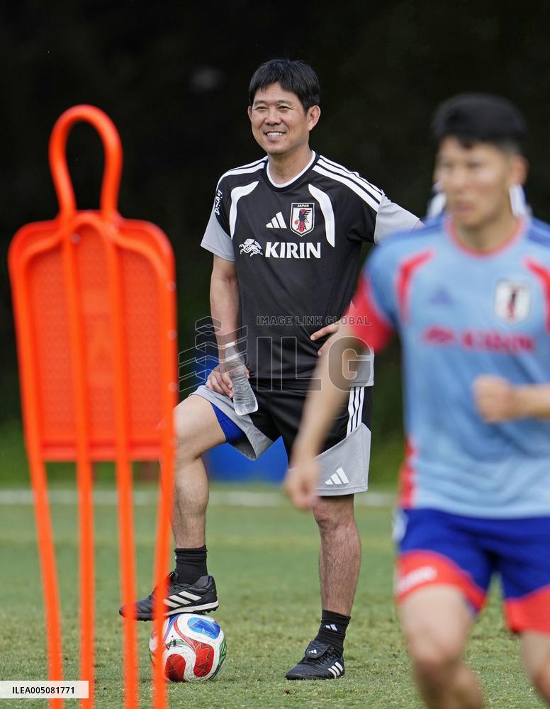 Football: Japan players train in Mexico