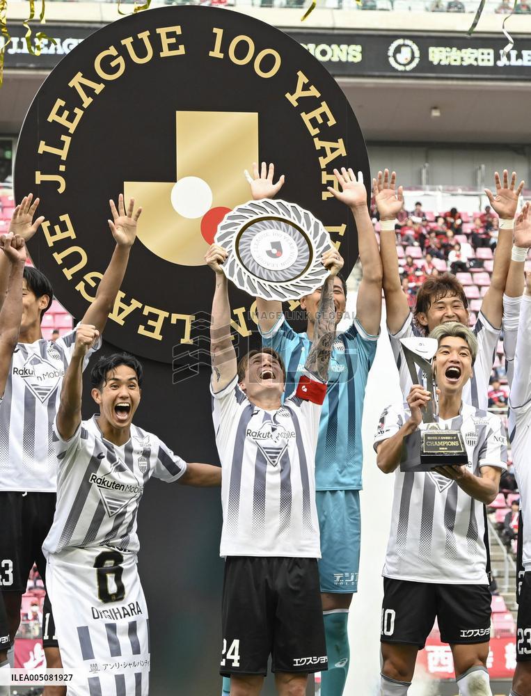 Football: "100 Year Vision League"