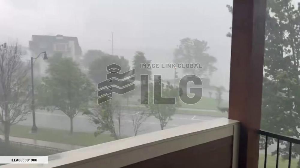US: Heavy Rain and Strong Winds Hit North Little Rock, Arkansas