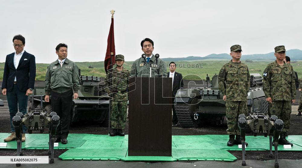 GSDF conducts artillery drill in Shizuoka Pref.