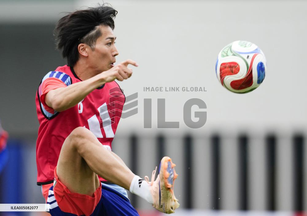 Football: Japan players train in Mexico