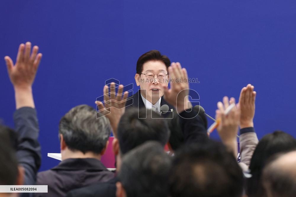 1 year since S. Korean President Lee took office