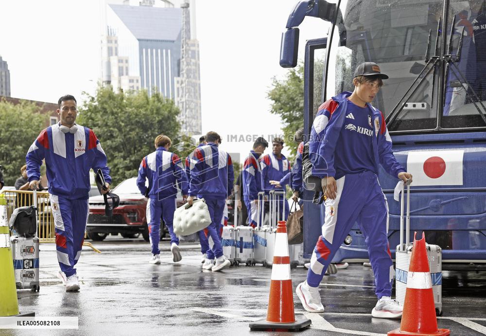 Football: Japan team arrives in Nashville
