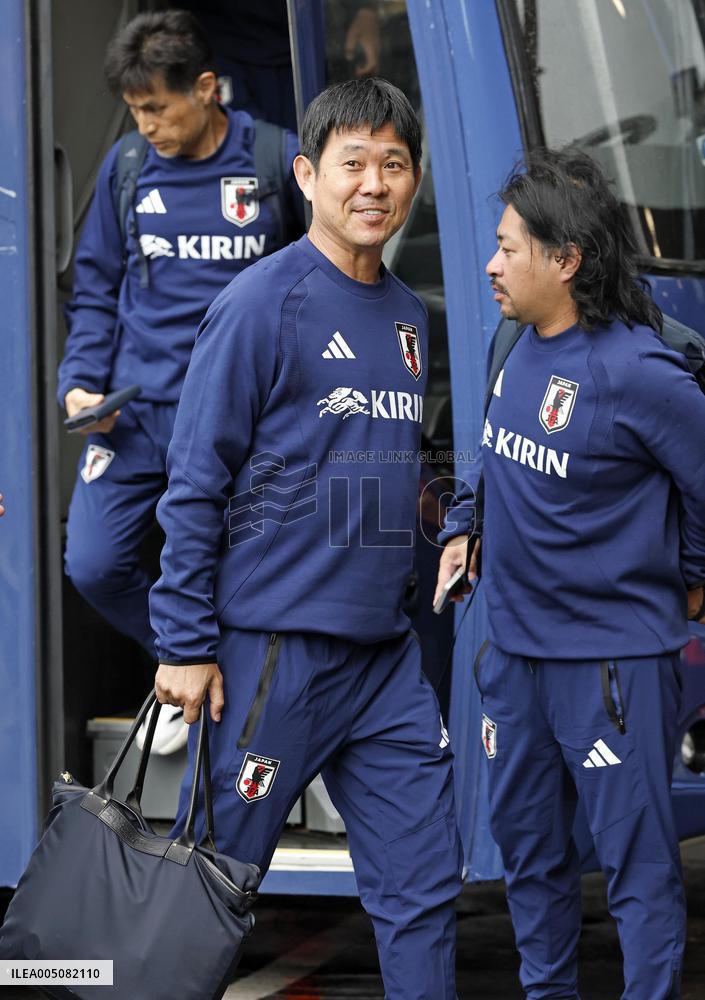 Football: Japan team arrives in Nashville