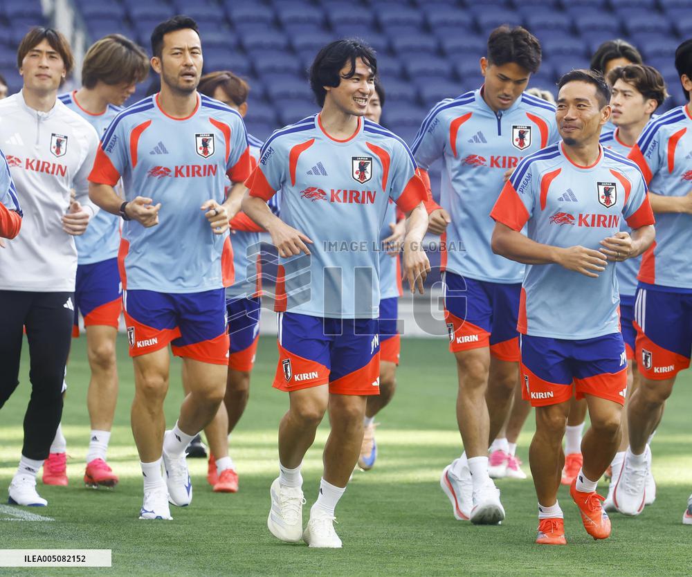 Football: Japan team trains for World Cup