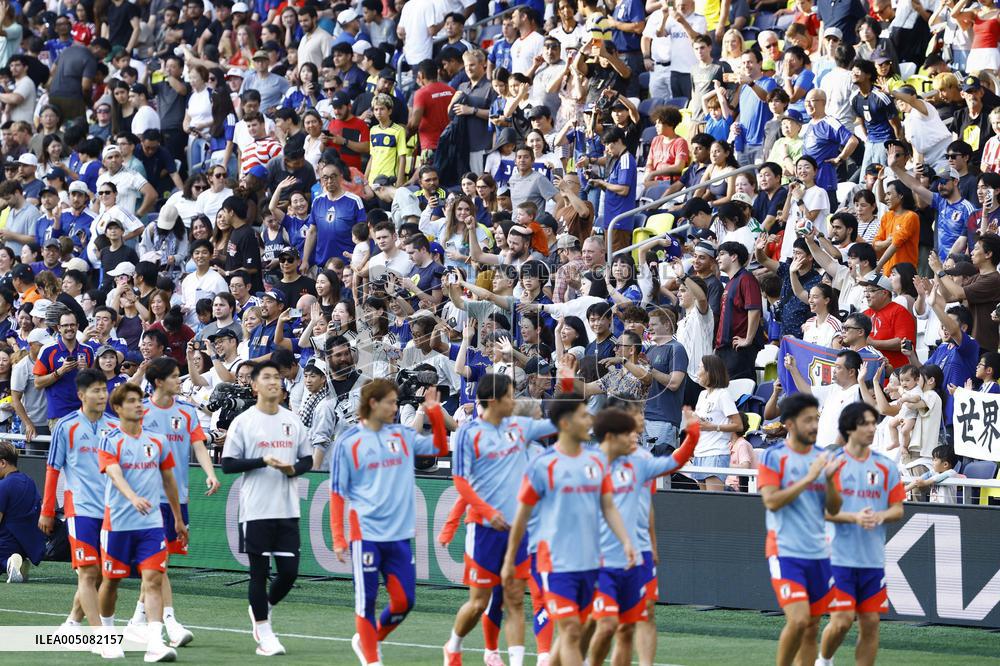 Football: Japan team trains for World Cup