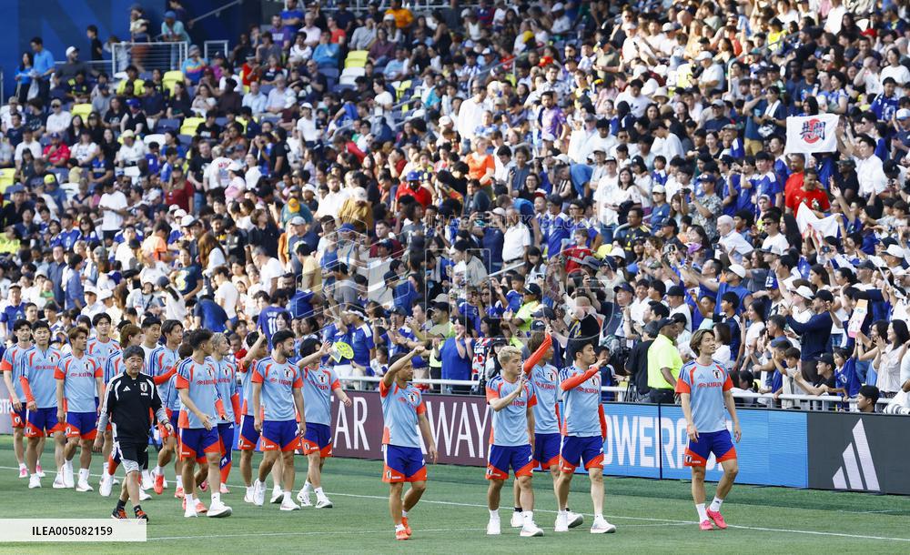 Football: Japan team trains for World Cup