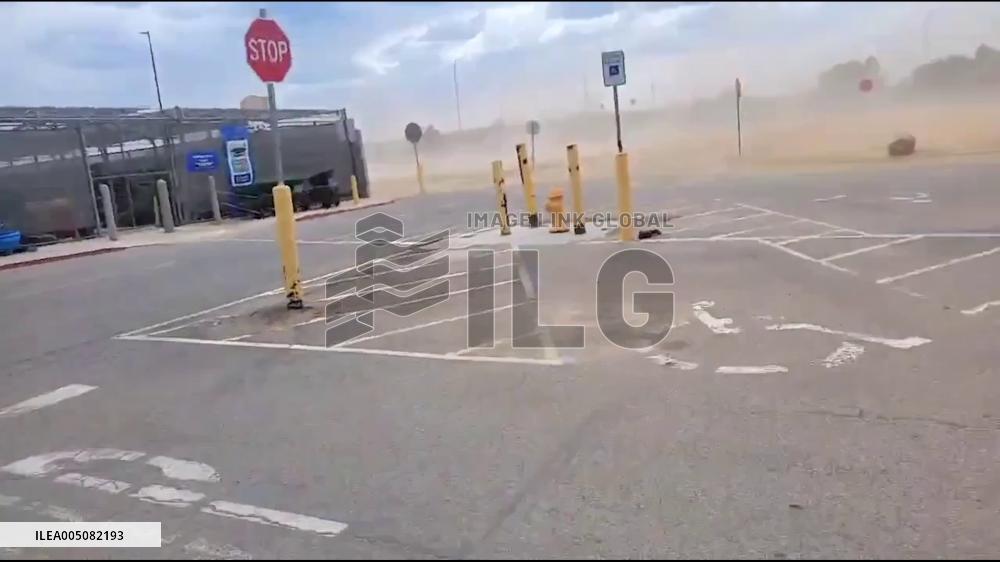 US: Dust Storms and Strong Wind Gusts Sweep Central and Western New Mexico