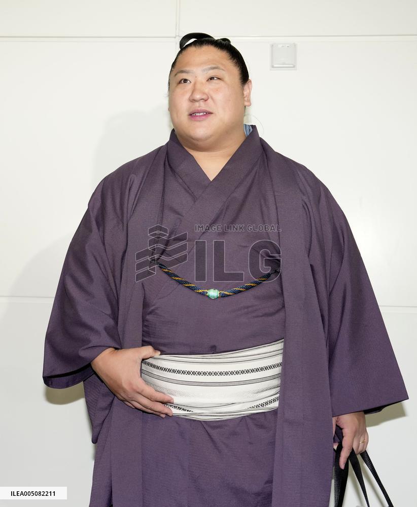 Sumo: Paris tournament