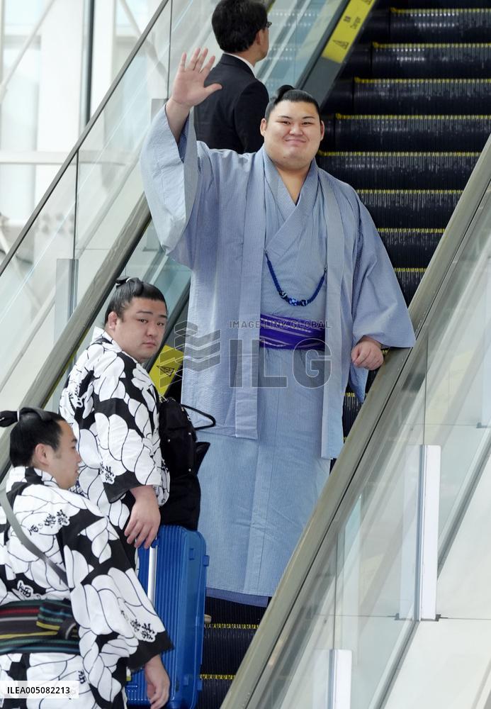 Sumo: Paris tournament