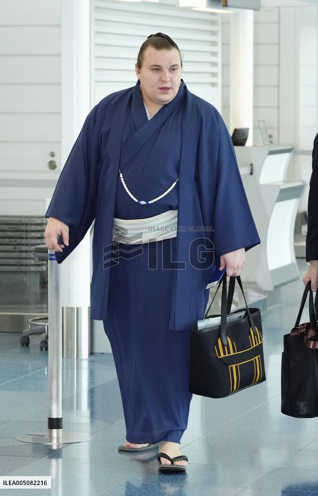 Sumo: Paris tournament