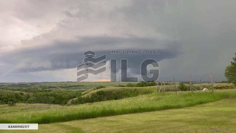 Canada: Tornado Touches Down in Saskatchewan as Devastating Storms Batter Region 2