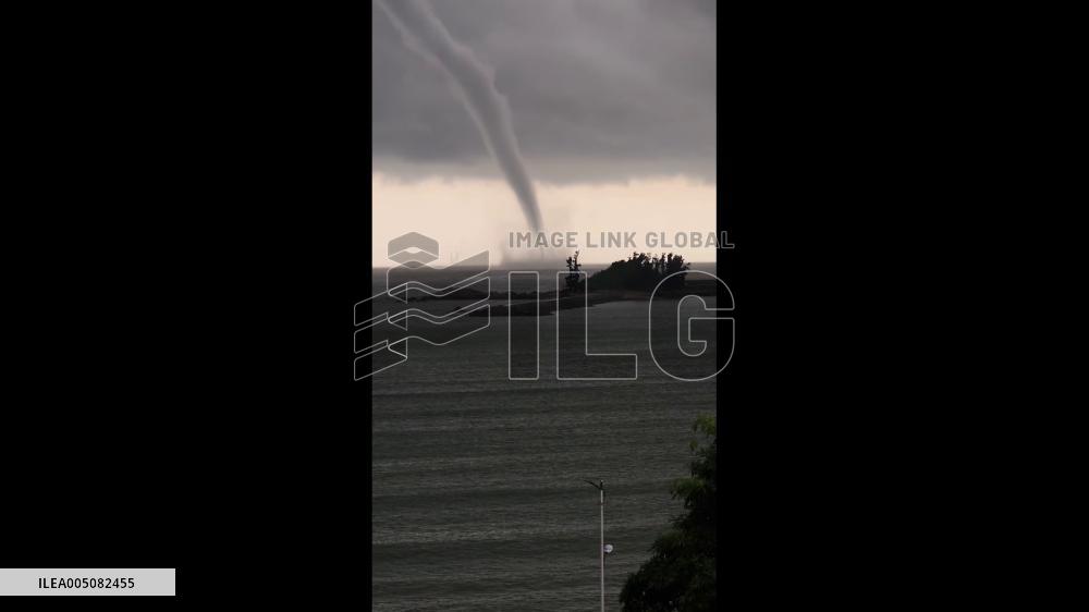 China: Rare Twin Waterspouts Filmed off Coast of Guangdong Province