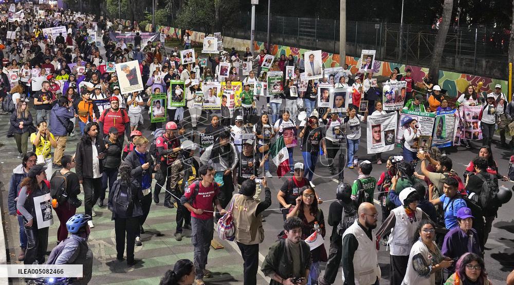 Rally in Mexico City ahead of World Cup opener