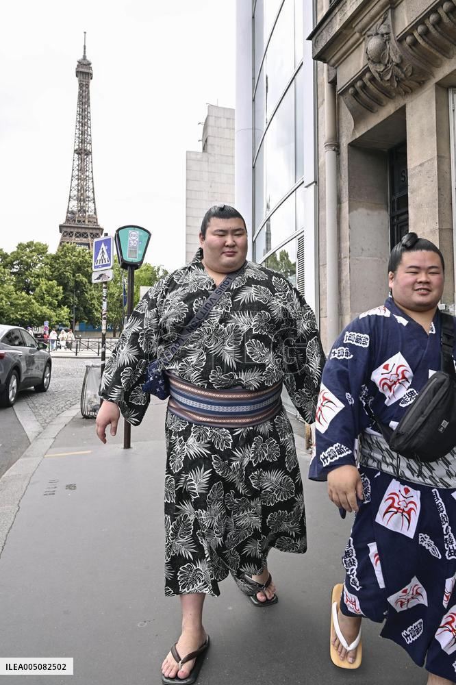 Sumo: Paris tournament